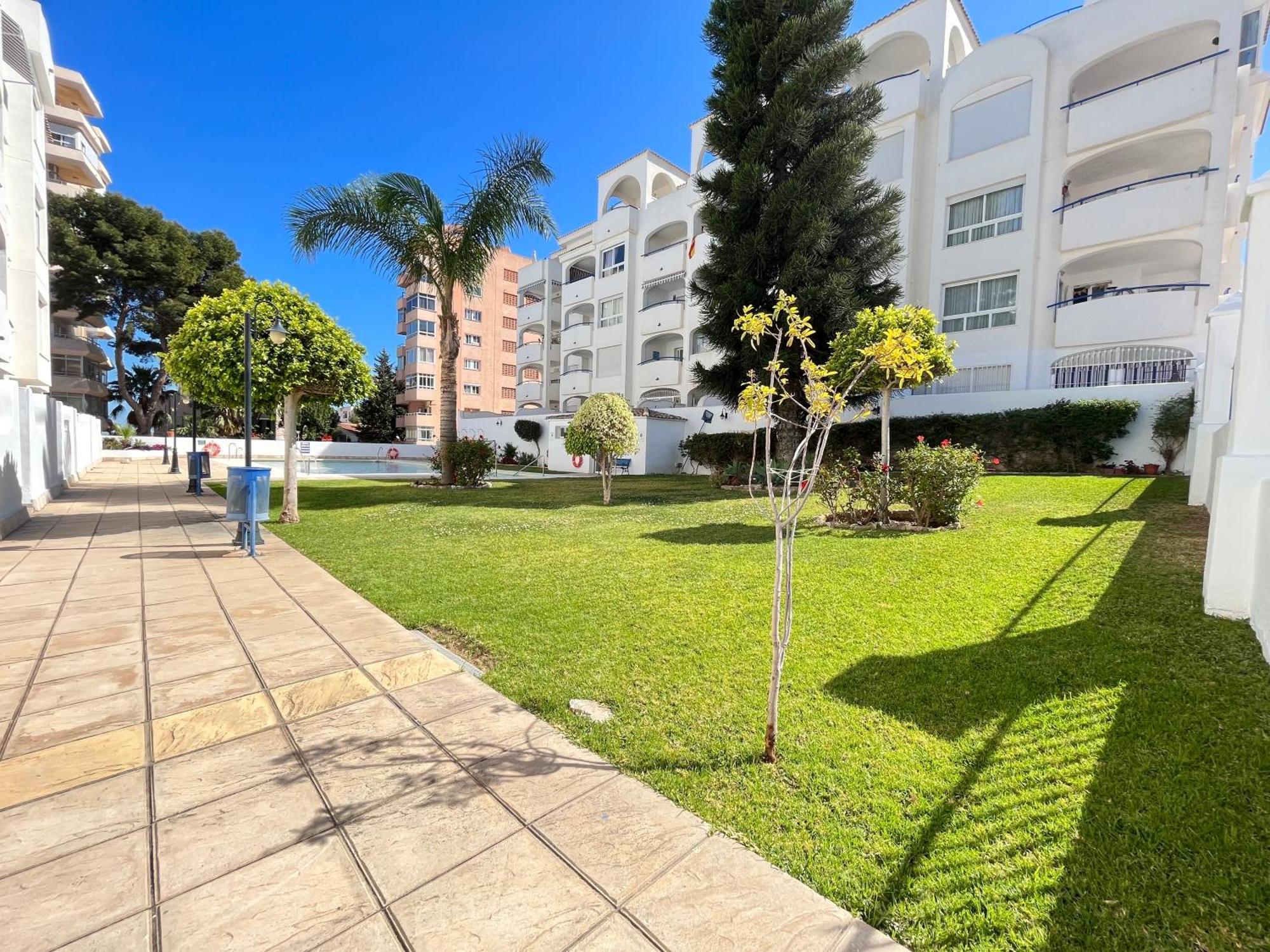 Appartement Spacieux Avec Terrasse Et Piscine Benalmádena Exterior foto